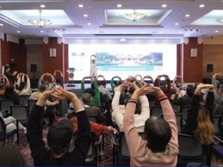 中国首例帕金森病患者接受自体干细胞移植治疗：效果不错
