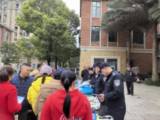 重庆大渡口：警企校联动 共筑社区安全防线