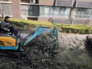 清淤护荷、守护水系之美