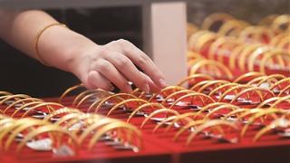 国内金饰价格进入千元时代