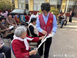 东港农商银行奎山支行：“流动汽车银行”创新乡村金融服务新模式