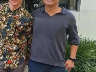 周迅前夫近照曝光，离婚后状态大不如前，55岁面容憔悴判若两人！