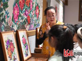 石家庄市宁安路小学开展非遗剪纸研学活动