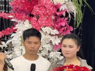 分别19年陈杨梅回家，一家八口拍下首张全家福