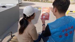 全福街道电建一公司社区开展“历接历办”宣传活动