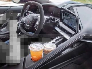 配大尺寸屏幕/新增两款车身配色 2026款科尔维特C8内饰谍照曝光