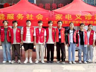 “专业课堂”进社区 用技能点亮社区生活