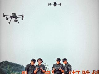 行行有绝技丨“驾驶”空中“F1” 一眨眼腾空近百米