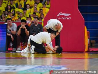 曾凡博养伤恢复的时间会影响他参加亚洲杯 或者必须与时间赛跑