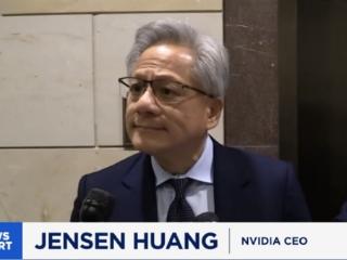 黄仁勋对华为又敬又怕！再次直言其是最强大科技公司之一