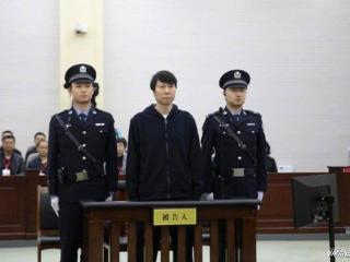 20年！揭秘李铁监狱生活：剃光头+早6晚9 能踢球能看国足比赛