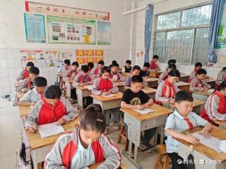 书香润童心 笔尖绽芳华——沙镇镇孙丰小学开展硬笔书法比赛