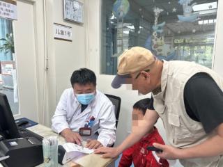 光荣属于劳动者，幸福属于劳动者|定格最美瞬间，致敬医务工作者
