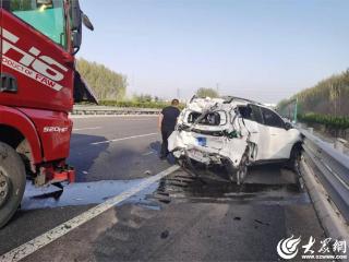 潍坊高速交警高效救援化险为夷 严惩疲劳驾驶护航平安