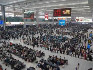 32.9万人次！“五一”首日 重庆火车站单日旅客发送量创新高