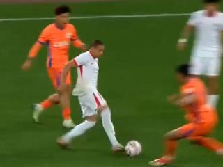 中超-泰山1-1海牛遭3轮不胜 枪手旧将破门谢文能替补送助攻