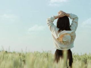 心理学：让女人对你产生“情感依赖”，离不开你的3个方法