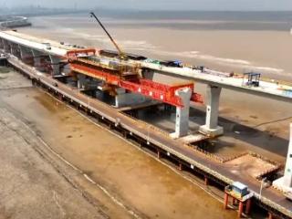 “五一”假期重点工程建设不停步 一线建设者们用劳动诠释“最美”