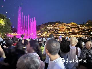 “五一”假期乌江寨景区焕新升级 多元沉浸式体验引爆旅游热潮
