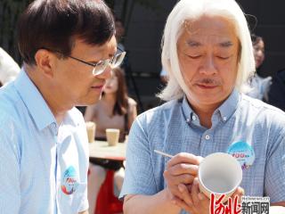 邯郸峰峰：“千人绘瓷”致敬劳动者