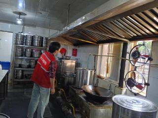 重庆渝北：回兴街道严把安全关，筑牢五一“防护墙”