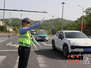 武当山“五一”假期：警民联动护航，游客安心畅游