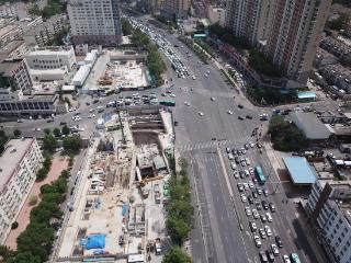 济南地铁4号线最后洞通的山大路站，正加紧后期施工保年底通车