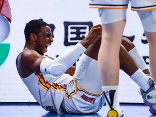 山西被北京横扫，赛后迎来3喜1忧，这轮系列赛只输在本土球员上！