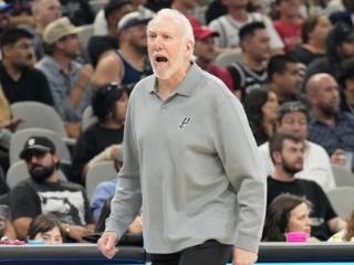 满满的敬意，格雷格·波波维奇卸任马刺主帅，NBA界对此反应强烈