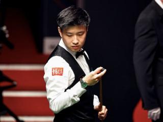 历史第一人！28岁赵心童杀入斯诺克决赛：疯狂9连鞭 火箭被他打服
