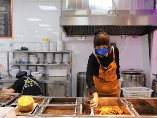 暗夜守护者|这家面馆“超长待机”，为夜归人留一盏灯