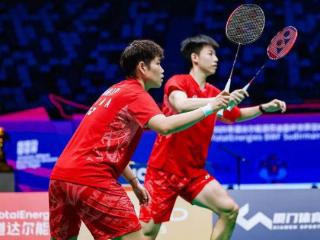 苏迪曼杯：冯彦哲/黄东萍2-0完胜日本奇兵，中日对决国羽开门红！