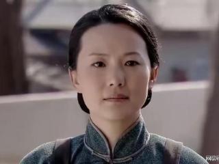 再看《悬崖》：才发现周乙的一个举动，暗示了他最爱的人是谁