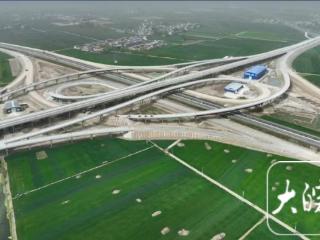 “五一”假期，亳蒙高速1000多名建设者奋战一线