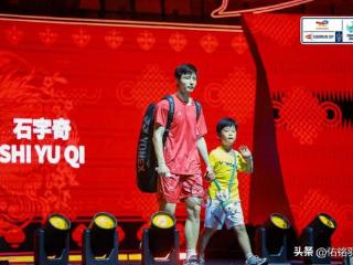 中国2-0领先！苏杯半决赛石宇奇拿捏日本一哥！