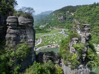 重庆南川：山水秘境掀起露营热