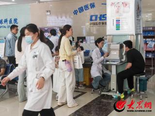 五一就诊高峰！菏泽华厦眼科医院小儿与视光门诊助力孩子清晰视界