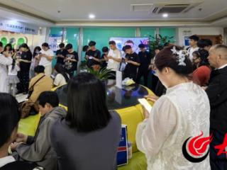 五一期间，菏泽华厦眼科医院掀起一股“摘镜热”