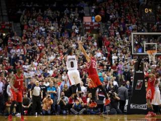 NBA史上最激烈的西部季后赛：首轮3组进入抢7，1组靠压哨绝杀晋级