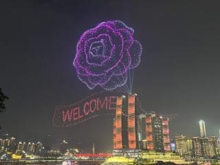 重庆无人机灯光秀又整新活 外地游客盛赞：很重庆！很震撼！很喜欢！