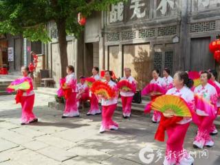 “五一”游习水 非遗表演点燃文旅热潮