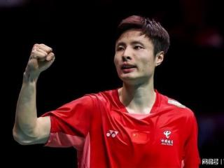 2比0！石宇奇火力全开，苏杯再造5分“惨案”，韩国教练垂头丧气