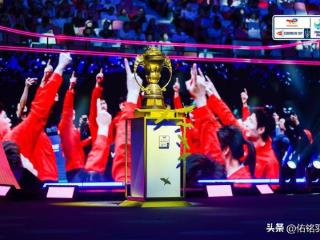 3-1力克韩国，国羽第14次捧起苏迪曼杯！男双“躺冠”