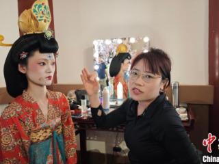 汉服妆造师的“五一”假期：唐韵入黛眉 妙笔绘长安