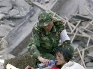 汶川地震时，李应霞救了丈夫、却丢了双腿，但丈夫的做法丧尽天良