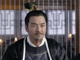 清廉文官返乡没有路费，用四岁女儿换，朱元璋下令：腐此贼