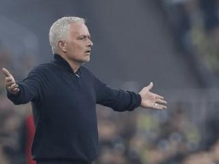 一场0-1让62岁穆帅江郎才尽，剩4轮落后8分 再抱怨：土超裁判太黑