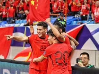 祝贺国足，感谢日本，一场0-2因祸得福，形势反转，拿10分也出线