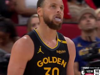上半场3分，下半场19分！库里只歇2分半钟，火箭主场为他狂吼MVP