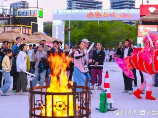 品质西海岸｜“商圈+文旅”点燃消费新引擎，奏响假期文旅狂欢曲